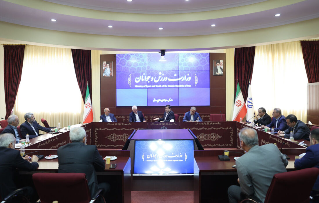 چراغ سبز به ریخت و پاش باشگاه‌ها از جیب مردم!