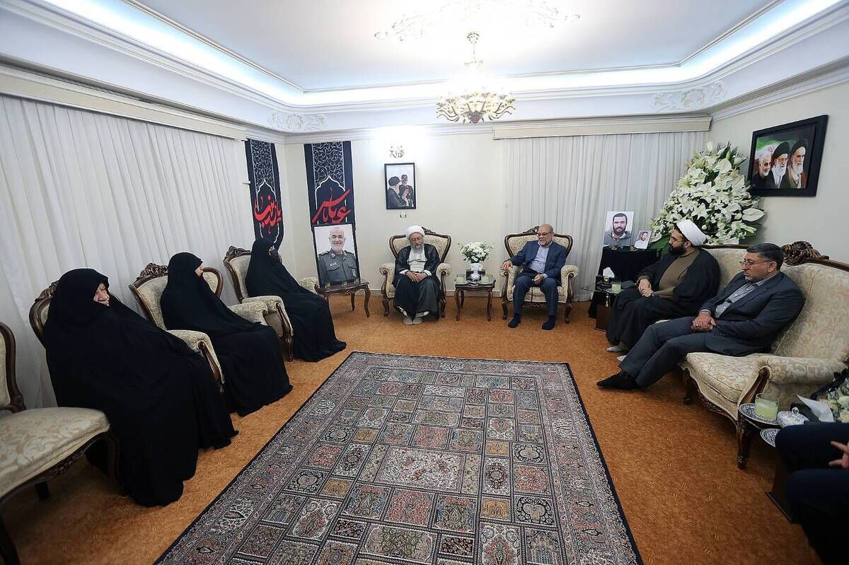 دیدار رئیس مجمع تشخیص مصلحت نظام با خانواده سردار شهید سلامی