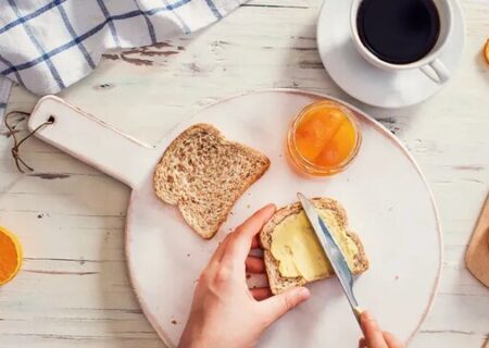 صبحانه واقعاً مهم‌ترین وعده غذایی روز است؟