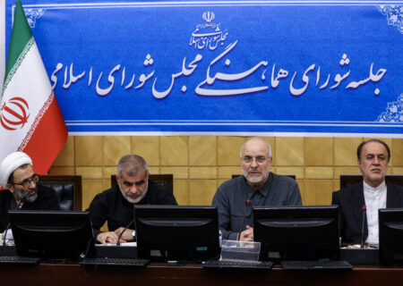 قالیباف بر همراهی قوا برای حل مشکلات کشور تاکید کرد