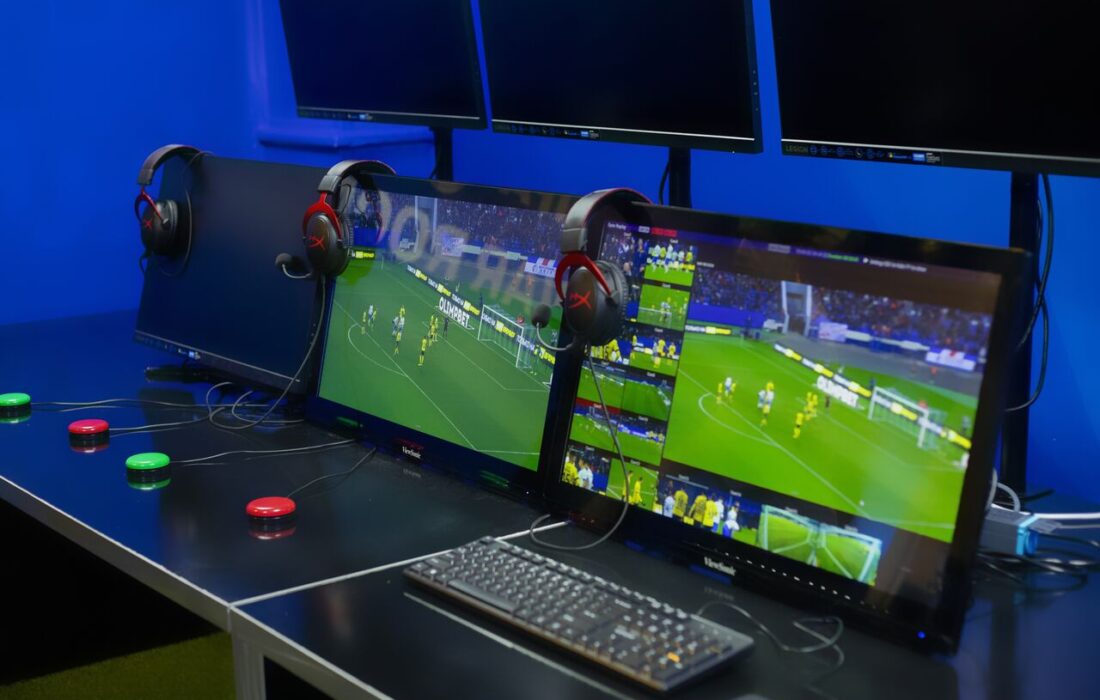 قطعا مشکلات استفاده از VAR کمتر می‌شود