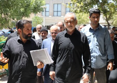 پزشکیان: بهره‌برداری از مترو قم تسریع شود