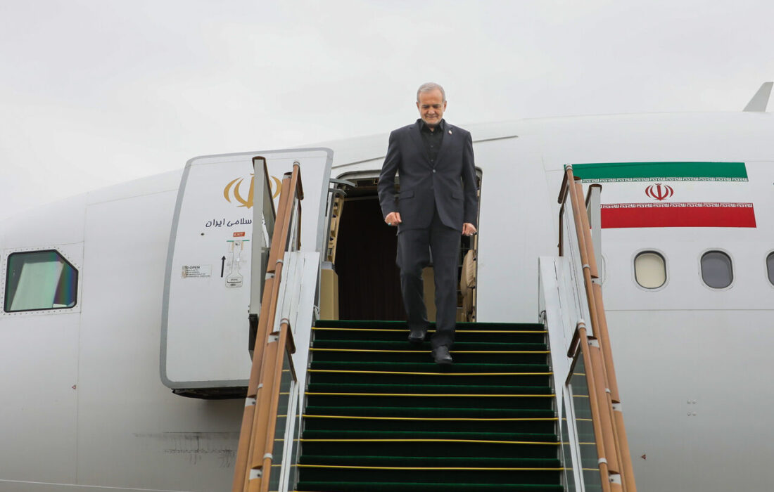 پزشکیان وارد جمهوری آذربایجان شد