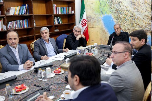 پزشکیان: اتصال اطلاعات هویتی شهروندان، از اولویت‌های دولت در مسیر حکمرانی پاسخ‌گو و فسادستیز است