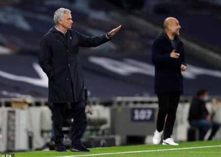 ژوزه مورینیو قهرمانی چلسی را زیر سوال برد