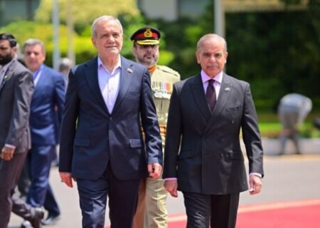 برگزاری مراسم استقبال رسمی از پزشکیان از سوی شهباز شریف