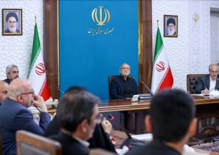 پزشکیان بر بازنگری در خصوصی‌سازی و تمرکز بر واگذاری مدیریت همراه با نظارت و پاسخگویی تاکید کرد