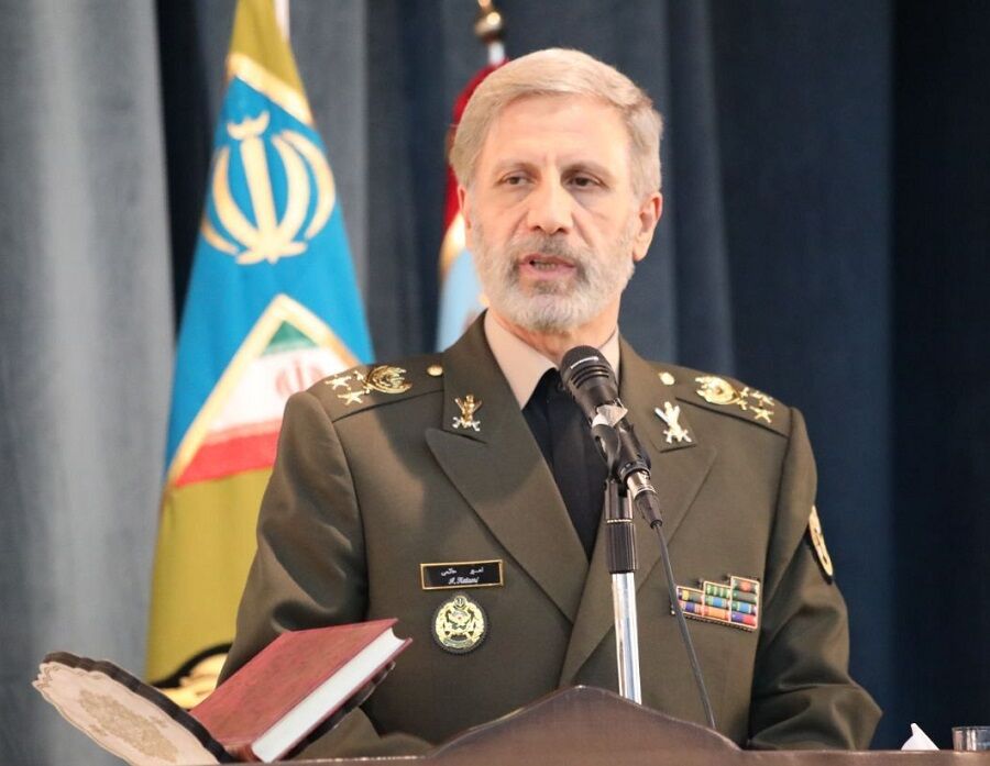 سرلشکرحاتمی: راهی جز قوی شدن نداریم