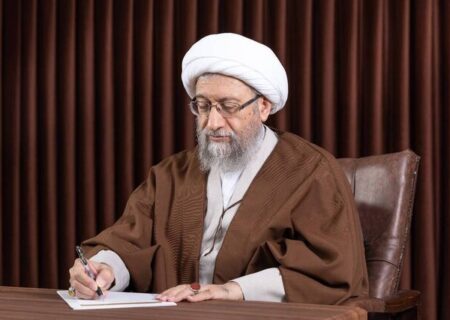 پیام تسلیت آملی لاریجانی در پی درگذشت استاد فرشچیان