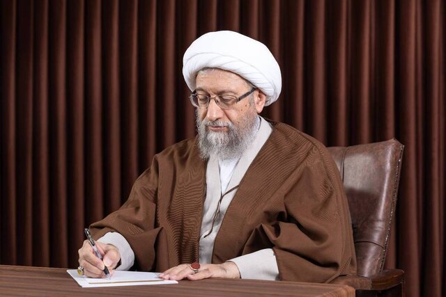 پیام تسلیت آملی لاریجانی در پی درگذشت استاد فرشچیان