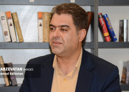 دومینوی تعطیلی کتابفروشی‌ها/سایه سنگین مشکلات معیشتی بر بازار فروشندگان کتاب شهرستان لنجان