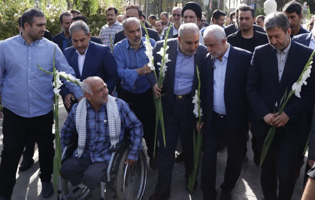 مراسم تجدید میثاق معاون رئیس جمهور با شهدای اصفهان