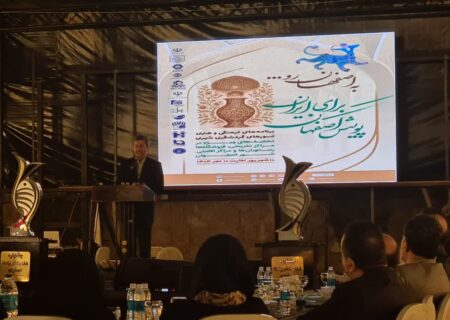 استاندار اصفهان: راهکارهای جدید را با نگاه‌های متفاوت و نوآورانه تجربه کنیم