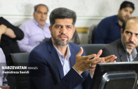 پای ایستگاه‌ مسافربری قطار به زرین‌شهر باز می‌شود