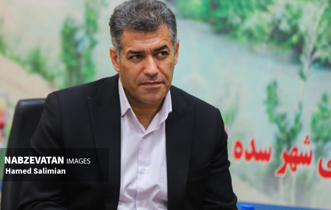 بلوک فرش محوطه وسائل ورزشی پارک ساحلی شهر سده لنجان با اعتبار ۴ میلیارد ریال