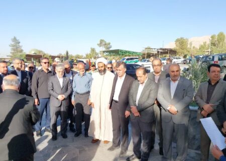 ادای احترام وزیر علوم به شهدا و یاد و خاطره جاودانان در اصفهان