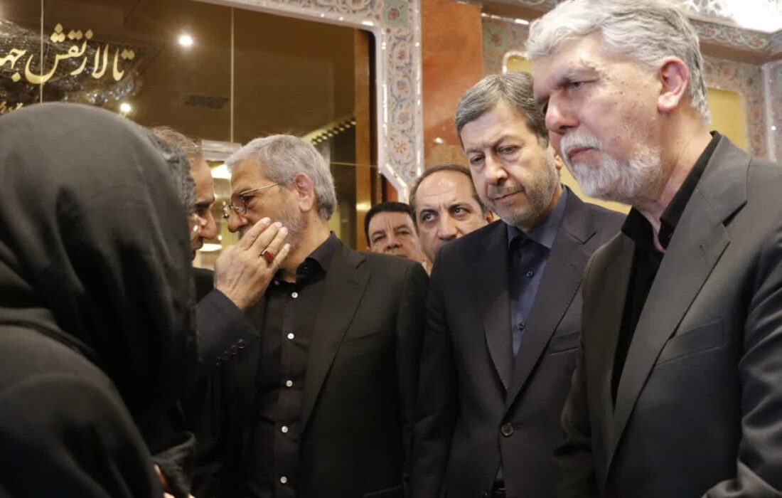 وزیر فرهنگ با خانواده استاد فرشچیان دیدار و فقدان ایشان را تسلیت گفت