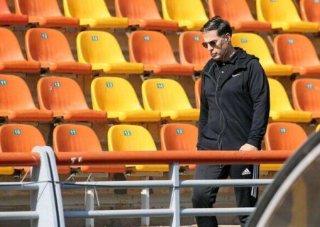 فوتبال باشگاهی ایران از هیچ استاندارد بین‌المللی تبعیت نمی‌کند