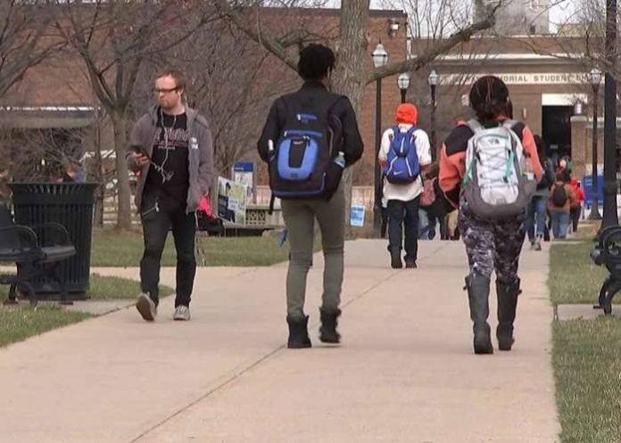 سناتور آمریکایی به دنبال ممنوع کردن تحصیل دانشجویان ایرانی، چینی و کره شمالی در آمریکا