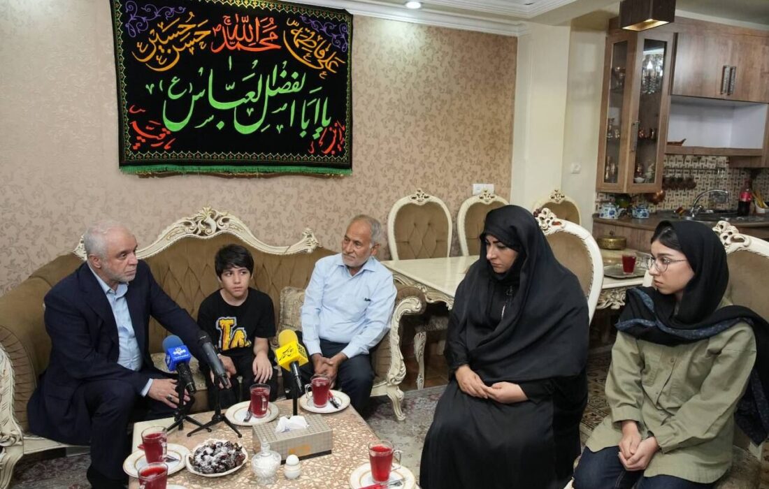 شهدا حافظان اصلی نظام هستند