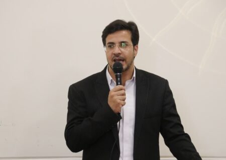 انعقاد ۱۱ تفاهمنامه برای ساخت مدارس جدید در برخوار/پیشگامی هوشمندسازی ۳۰۰ کلاس درس در برخوار