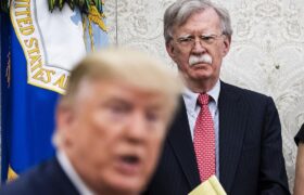 یورش نیروهای افبیآی به خانه جان بولتون