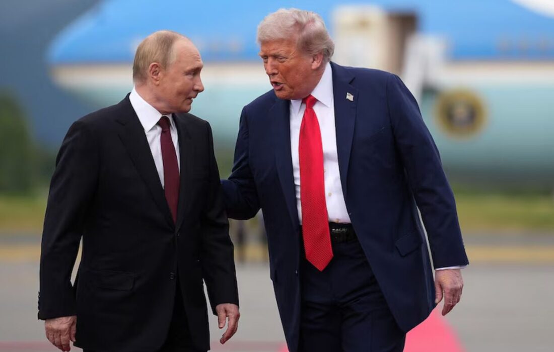 گاردین: اوکراینی‌ها ترامپ را به دلیل پهن کردن فرش قرمز برای پوتین مسخره کردند