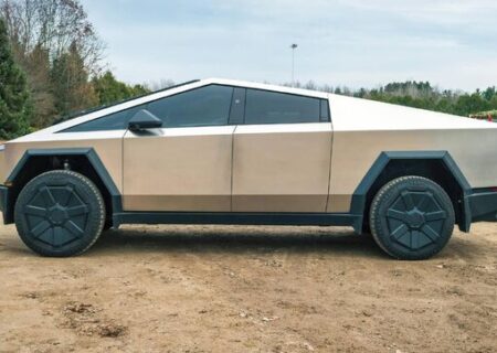 تسلا گران‌ترین سایبرتراک خود را ۱۵ هزار دلار گران‌تر کرد