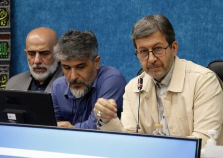 تأکید استاندار اصفهان بر جذب اعتبارات عمرانی تا پایان شهریورماه جاری