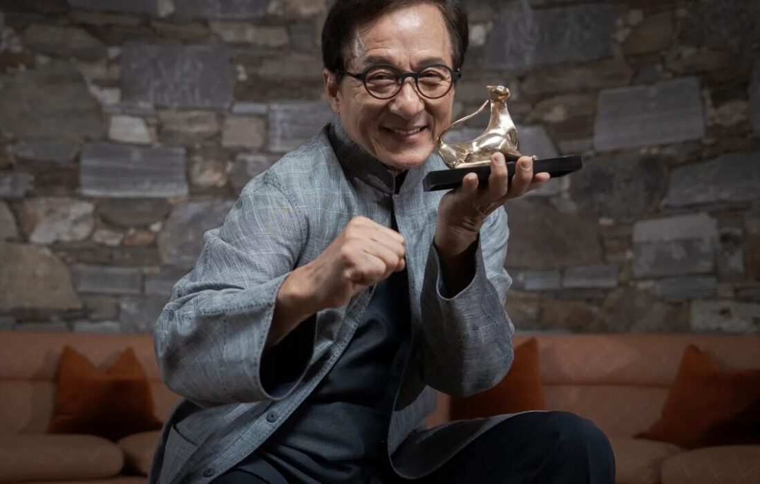 نشان یک عمر فعالیت لوکارنو به جکی‌چان اهد شد