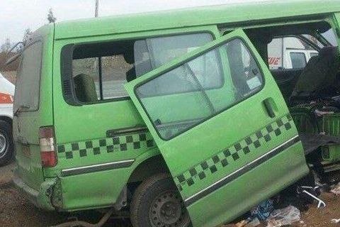 ۱۳ نفر در حادثه واژگونی ون زائران اربعین مصدوم شدند