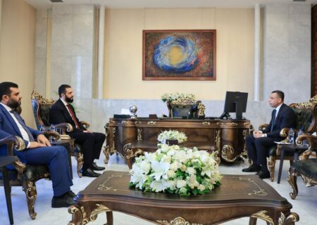 دیدار رئیس‌جمهور موقت سوریه و رئیس دستگاه اطلاعاتی عراق در دمشق