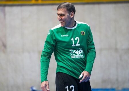 دروازه‌بان تیم هندبال سپاهان قرارداد خود را تمدید کرد