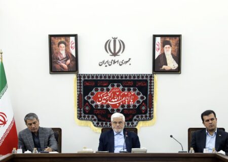 عارف: باید با شجاعت خطرپذیری تصمیمات و اقدامات جدید را بپذیریم