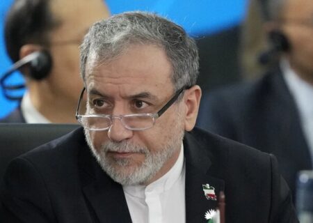 عراقچی: نسخه‌های وارداتی و تصمیم‌گیری‌های فرامنطقه‌ای منجر به ثبات در هیچ کشوری نمی‌شود