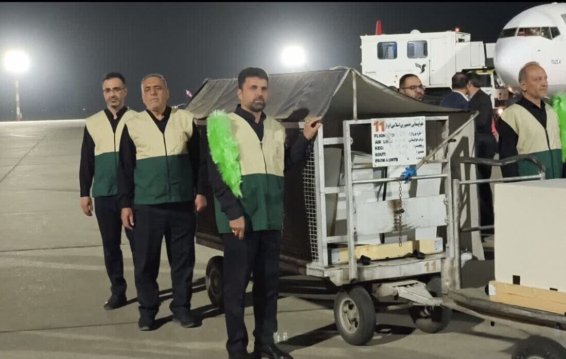 پیکر استاد فرشچیان وارد اصفهان شد