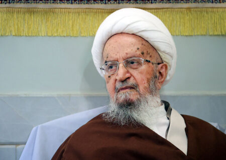 آیت الله مکارم شیرازی: سنت های اصیل حوزه علمیه باید حفظ شوند