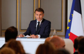 رئیس جمهور فرانسه: ترامپ خواهان توافق آتشبس در نشست با پوتین است