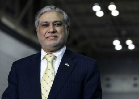 وزیر خارجه پاکستان: در کنار ایران برای دستیابی به تجارت ۱۰ میلیارد دلاری هستیم