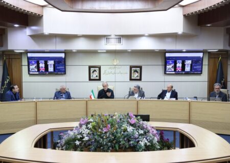 رئیس جمهور: پزشکان از قالب‌های محدود خارج و نجات‌بخش محله، جامعه و منطقه خود باشند