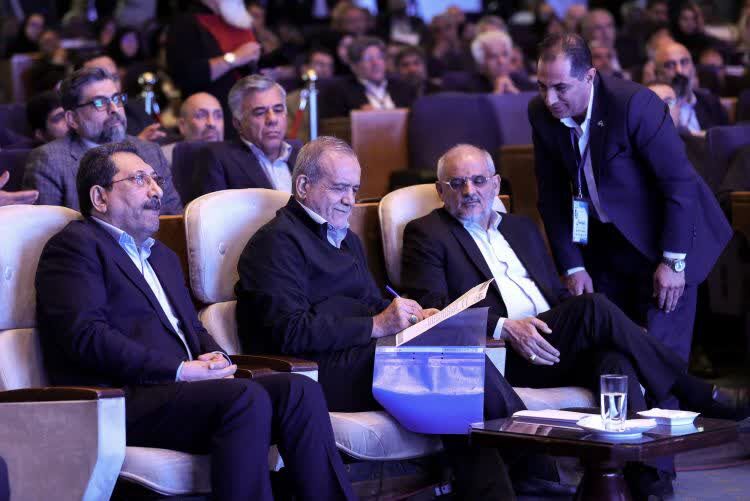 تجلیل از ۴ واحد صنعتی نمونه و یک پیشکسوت صنعتی برگزیده ملی