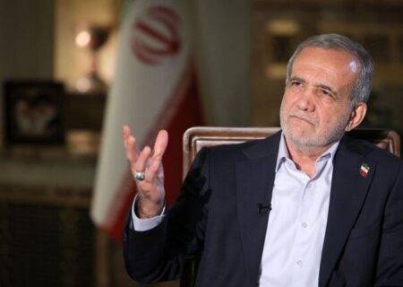 رئیس جمهور: وظیفه همه ما خدمت بدون منت به مردم است