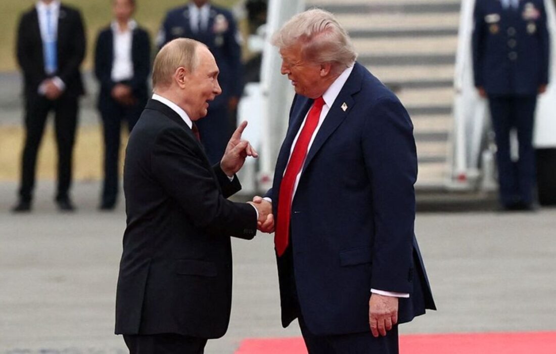 زبان بدن روسای جمهور آمریکا و روسیه در آلاسکا گرم و غیررسمی بود