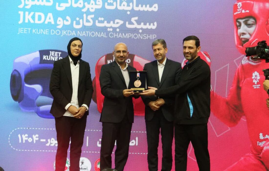 حضور قهرمانان ملی مایه افتخار استان اصفهان است