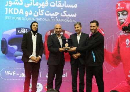 حضور قهرمانان ملی مایه افتخار استان اصفهان است