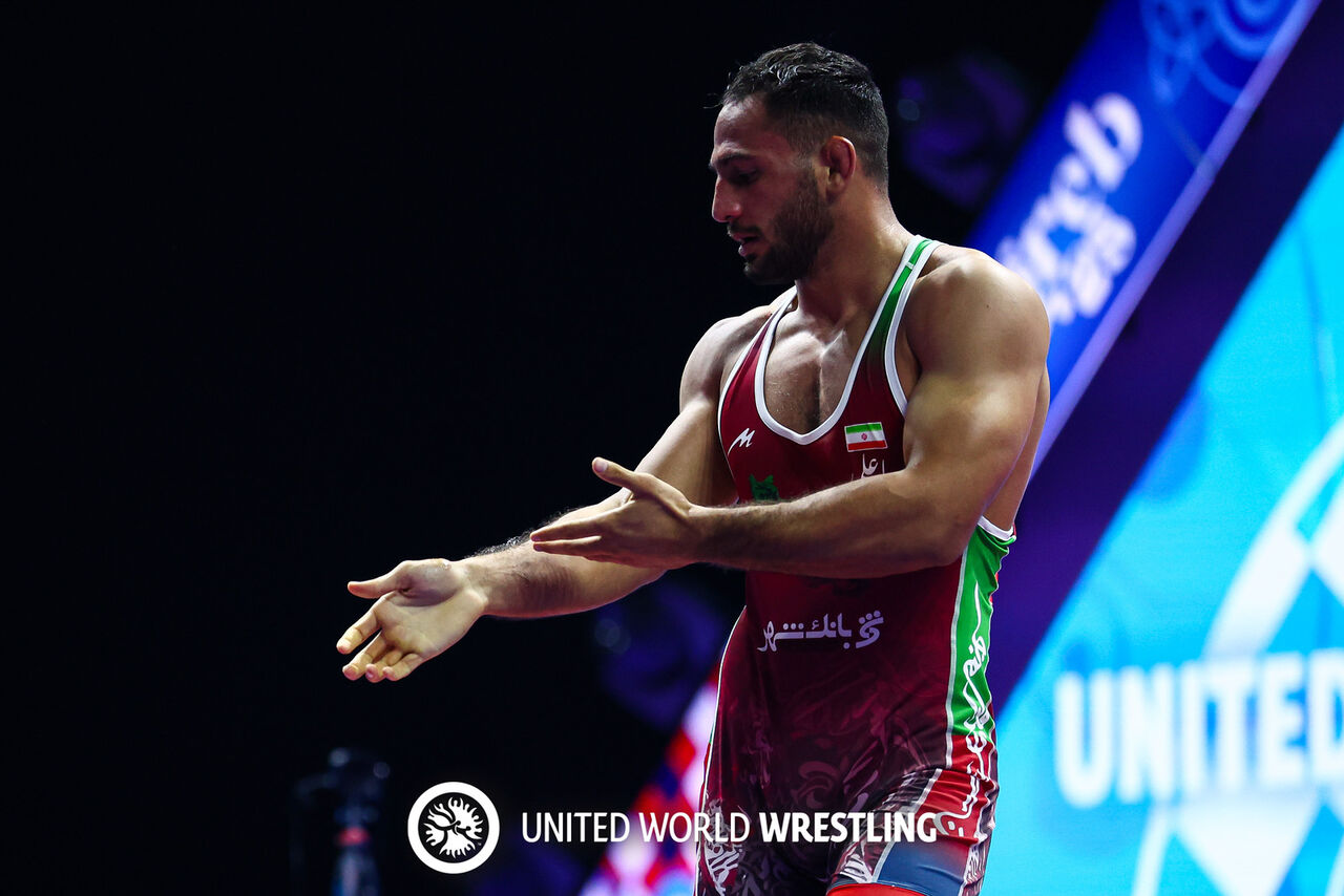 آذرپیرا به مدال نقره  وزن ۹۷ کیلوگرم رسید