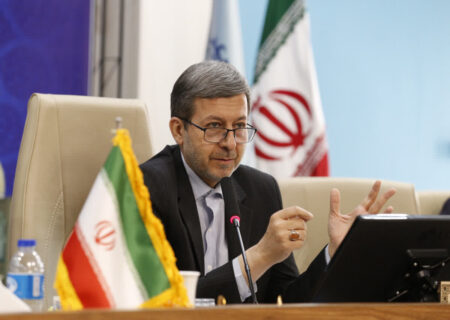 پیام استاندار اصفهان به مناسبت سیزدهم آبان، روز دانش‌آموز و روز ملی مبارزه با استکبار جهانی