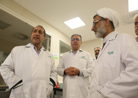 الگویی نوین از «حکمرانی فناوری» در تولید داروی گیاهی/ گزارش میدانی دبیر شورای عالی انقلاب فرهنگی از یک زنجیره کامل دانش‌بنیان