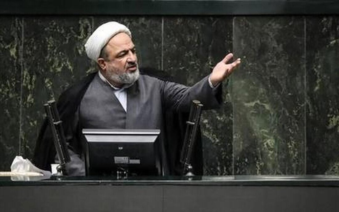 رسایی: در یک‌سال گذشته نرخ ارز بیش از دو برابر شده است