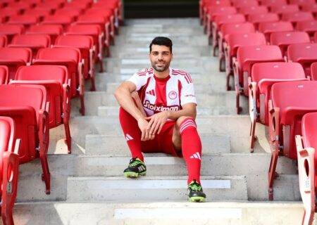 برای خوشحالی هواداران می‌جنگیم